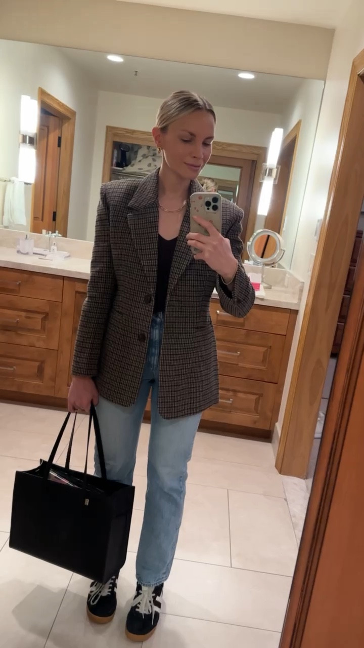 ootd 🤍 she’s a business girl!

ootd | business casual | style tip