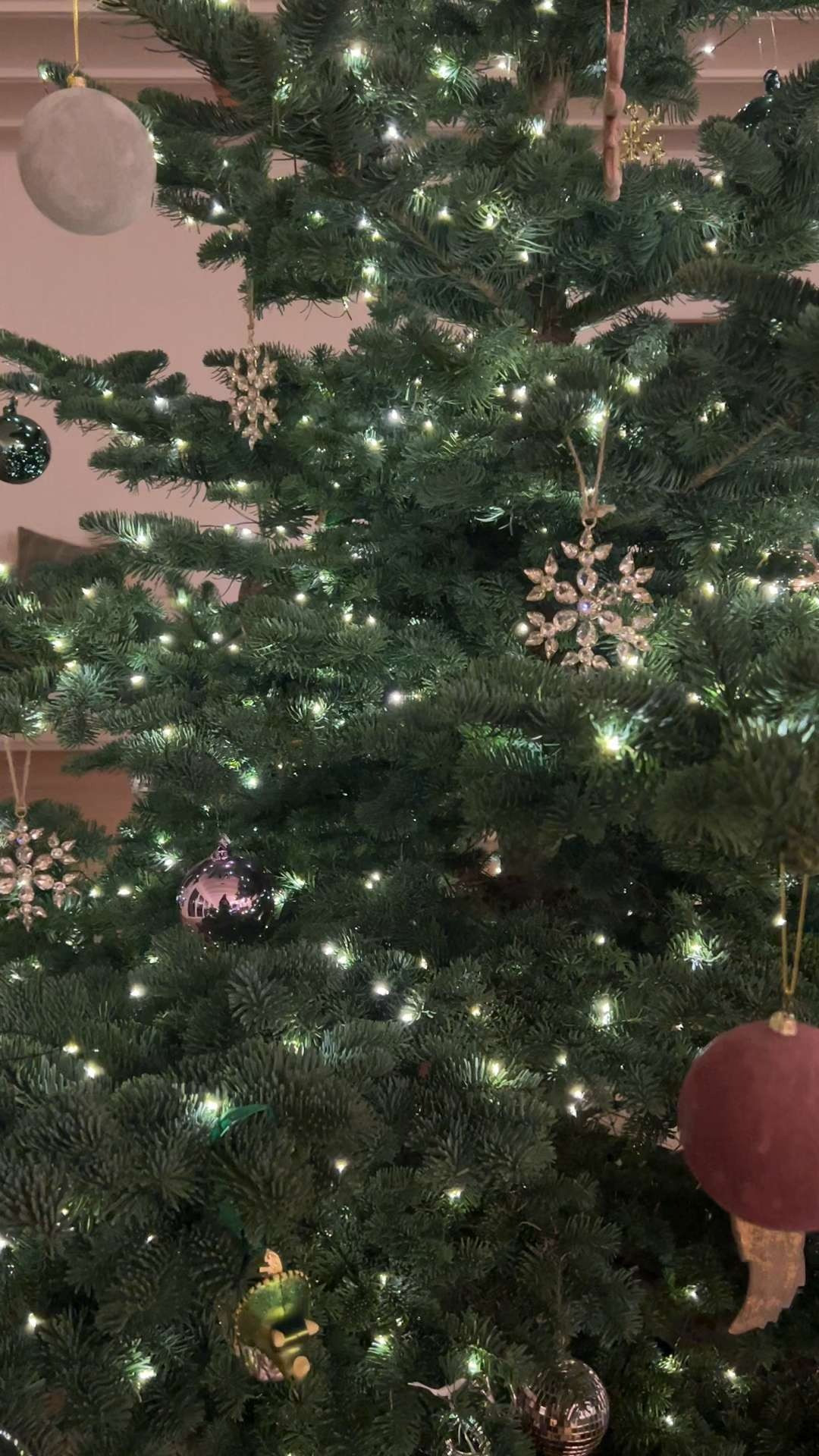 christmas ornaments, christmas tree decor, christmas style, disco ball ornamanets, snowflake ornament, brass ornament 

 #LTKHoliday #LTKSeasonal #LTKHome