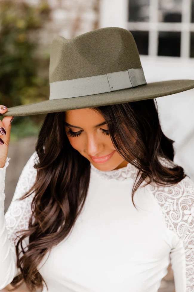 Trading Secrets Olive Wide Brim Hat | Pink Lily