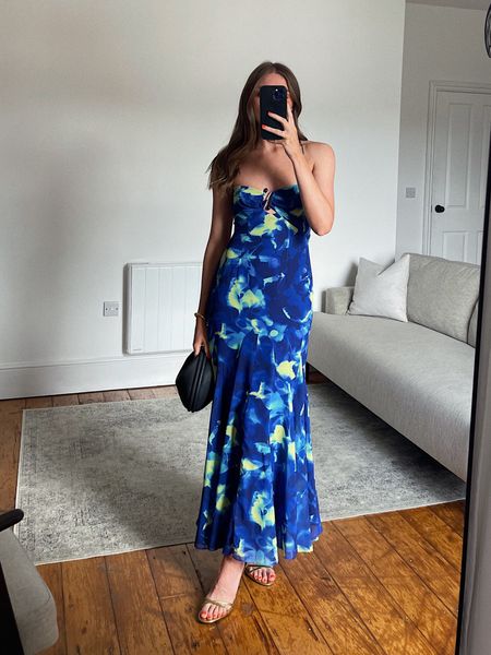 Summer occasion-wear/ wedding guest inspiration 
Wearing a size 8 in the 8 blue printed midi dress, I’m 5ft 6 for an idea of the length  