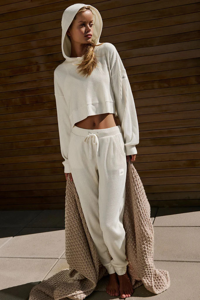 Muse Sweatpant - Ivory | Alo Yoga (US)