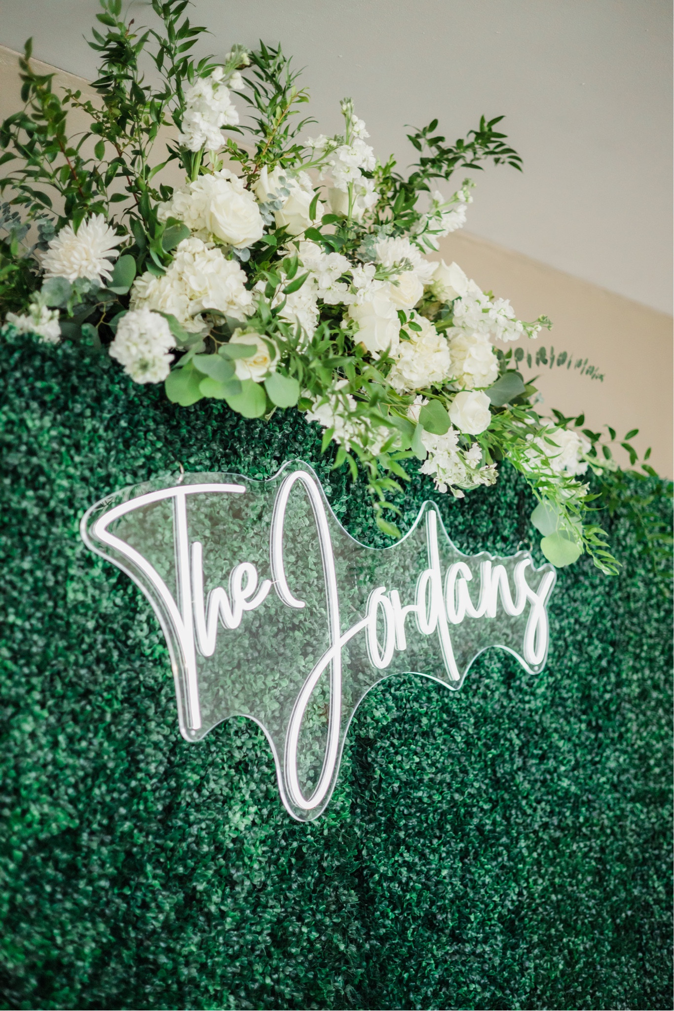 I’ll never get over this sign 🥹

It was the first thing we bought with our married name on it, it hung up at our wedding, and it’s now hanging in our bedroom 🤍

It’s great quality, is super bright, and would be the perfect accent to your big day!

#LTKhome #LTKwedding #LTKsalealert