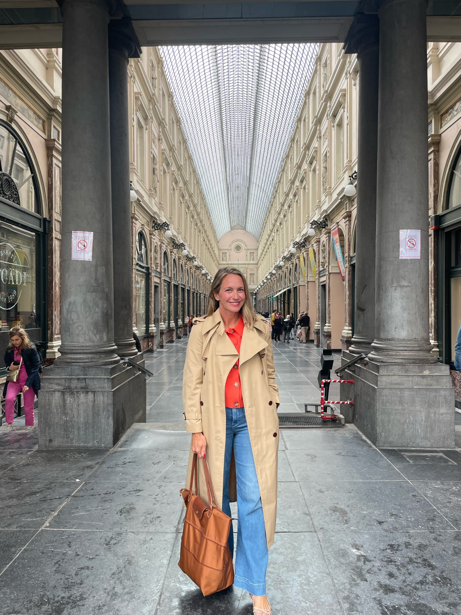 I’m obsessed with this tote! I love that it’s expandable. I got the “tall” length in these cropped jeans and they’re the perfect full length wide leg jeans. (I’m 5’5”)

#LTKStyleTip #LTKTravel