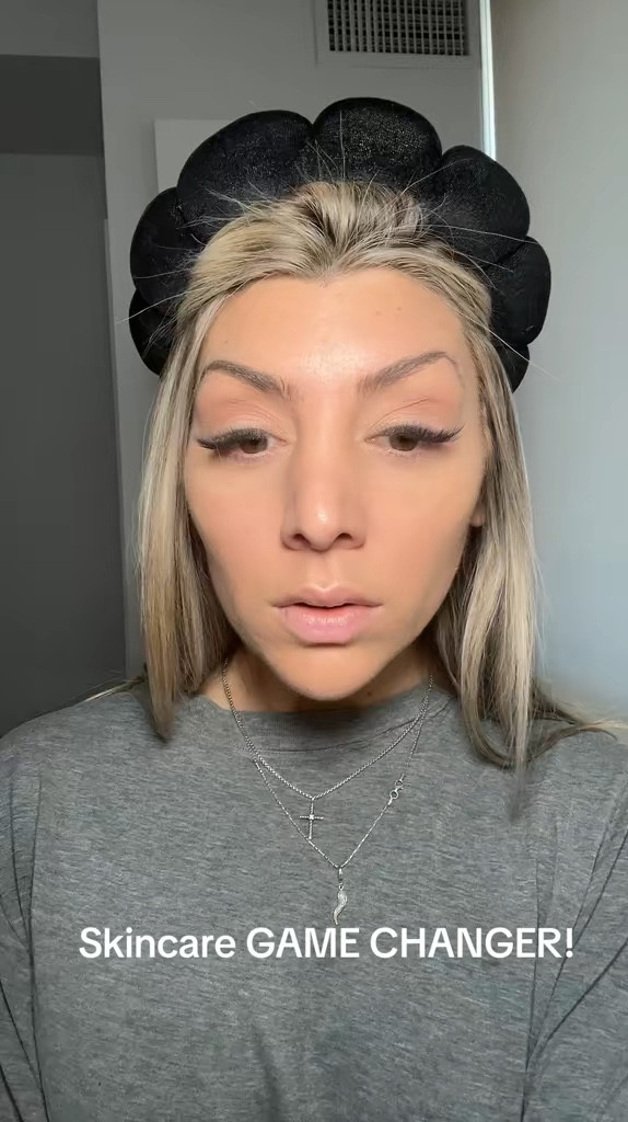 Korean skincare wipes that has completely cleared my skin! Use after taking off all makeup and before moisturizing! This is my 3 week result! 

#LTKStyleTip #LTKBeauty #LTKFindsUnder100