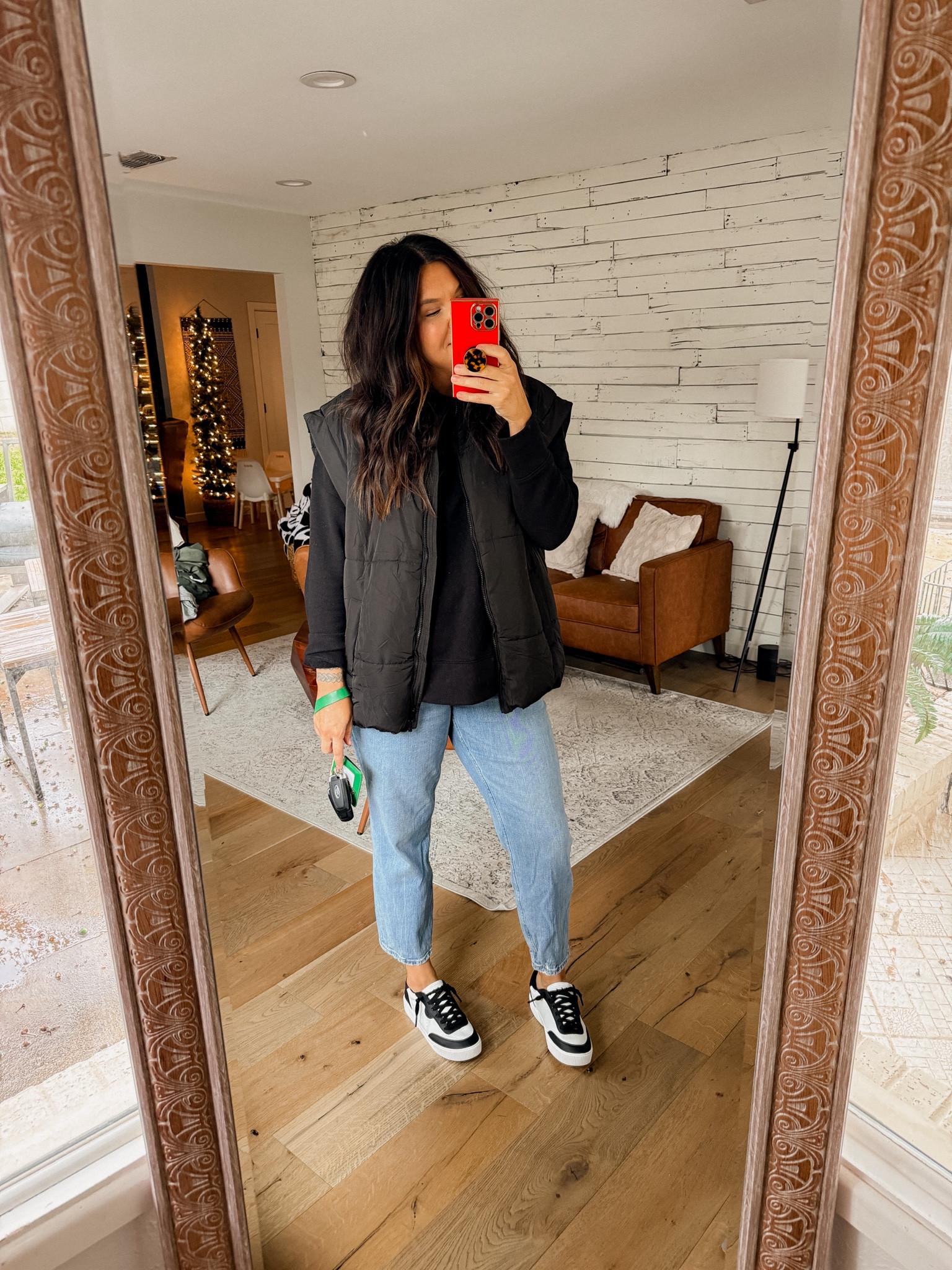 Sweatshirt: XXL
Puffer vest: Xl
Jeans: TTS
Reef SHOES: TTS (code: STEPH20)


#LTKstyletip #LTKmidsize #LTKshoecrush