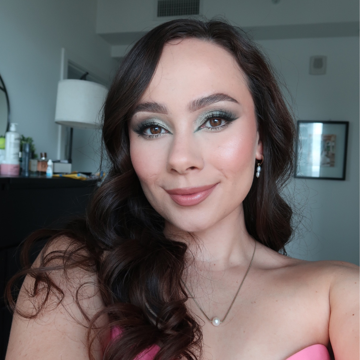 Makeup of the night using (almost) a full face of Essence

#LTKbeauty #LTKHolidaySale #LTKHoliday