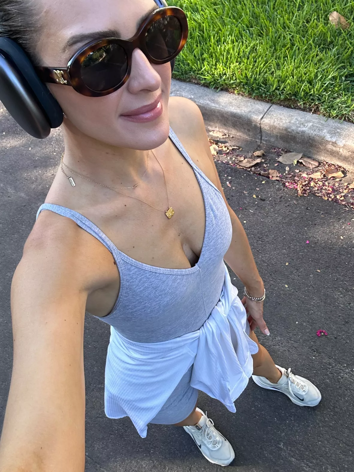 Women's Alo Yoga Alosoft Complete Tank - Dark Heather Grey – Little White  Sneakers