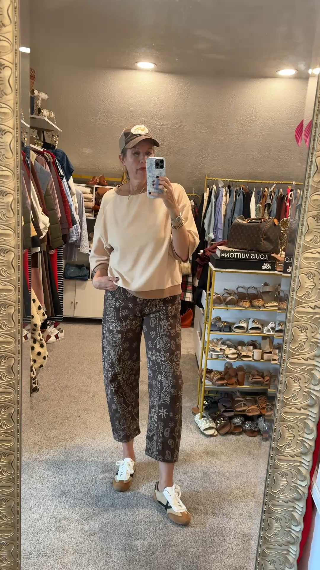OOTD 
Easy affordable Fall fashion 

The bandana barrel Jean , you’ll love… it’s not to barrel.. fits tts wearing a med 

The Veronica’s beard inspired $28 tennis shoes you’ll want to add to cart asap
Tts 

The Amazon inspired free people light weight 3/4!sleeve sweatshirt 

Baseball cap mines from Jackson whole 

Gold hoop 
My everyday jewelry

#LTKgrwm #LTKootd #LTKmomlife