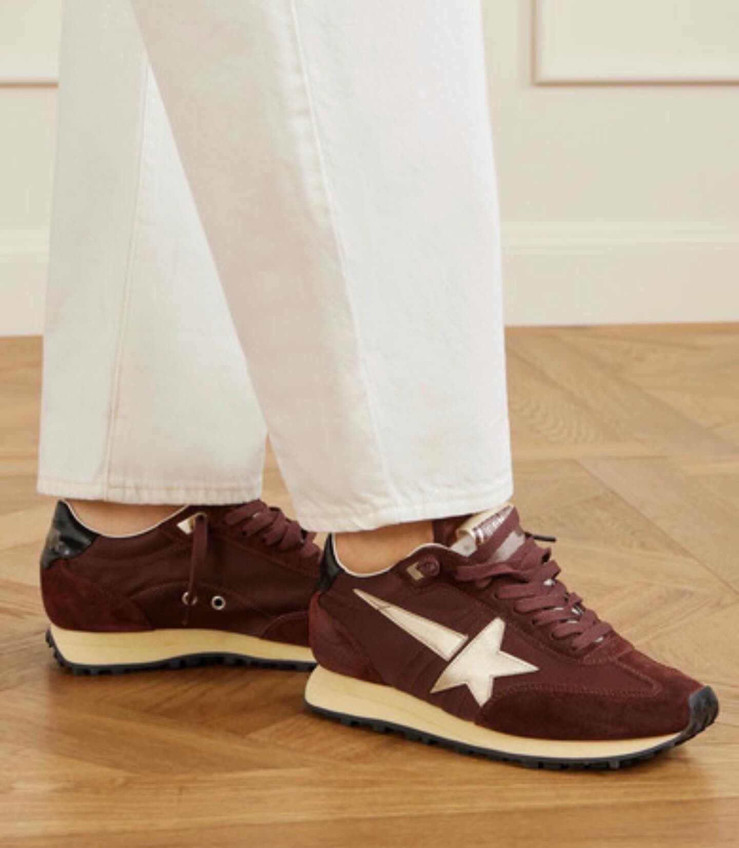 Golden Goose brown suede sneakers with the cream star = the perfect elevated neutral for fall/winter.

They look unreal with:
✔️ white denim
✔️ leggings + oversized sweater
✔️ matching sets
✔️ all denim 

💬 Comment “LINK” and I’ll auto-DM you where to grab them!

#GoldenGoose #GoldenGooseSneakers #LuxurySneakers #DesignerFinds #GGDB