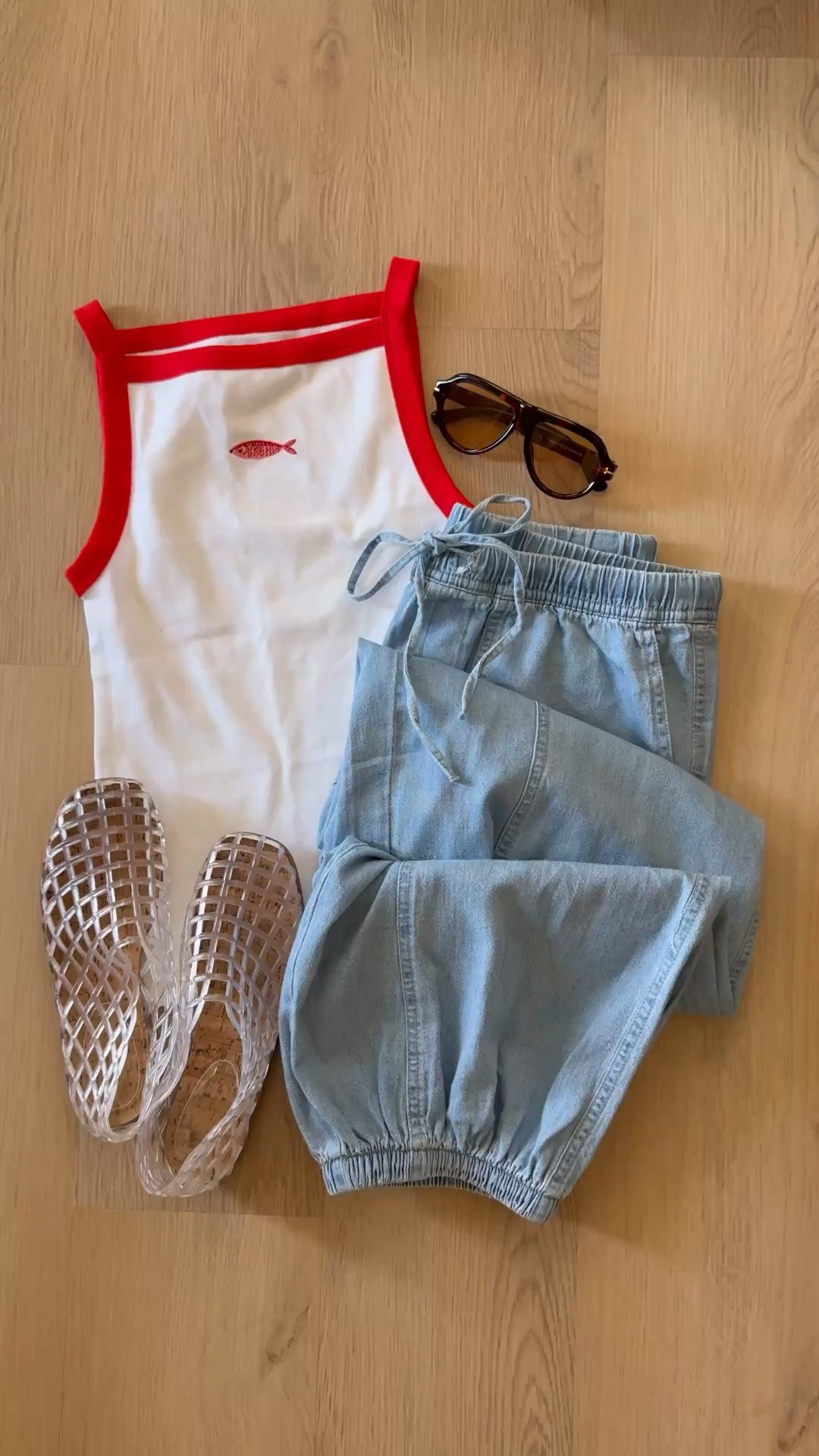 Outfit on sale! 50% off 👏🏻 the comfiest pull on denim balloon pants and the cutest fishy icon tank (under $10)

Old navy style, outfit on sale, summer style