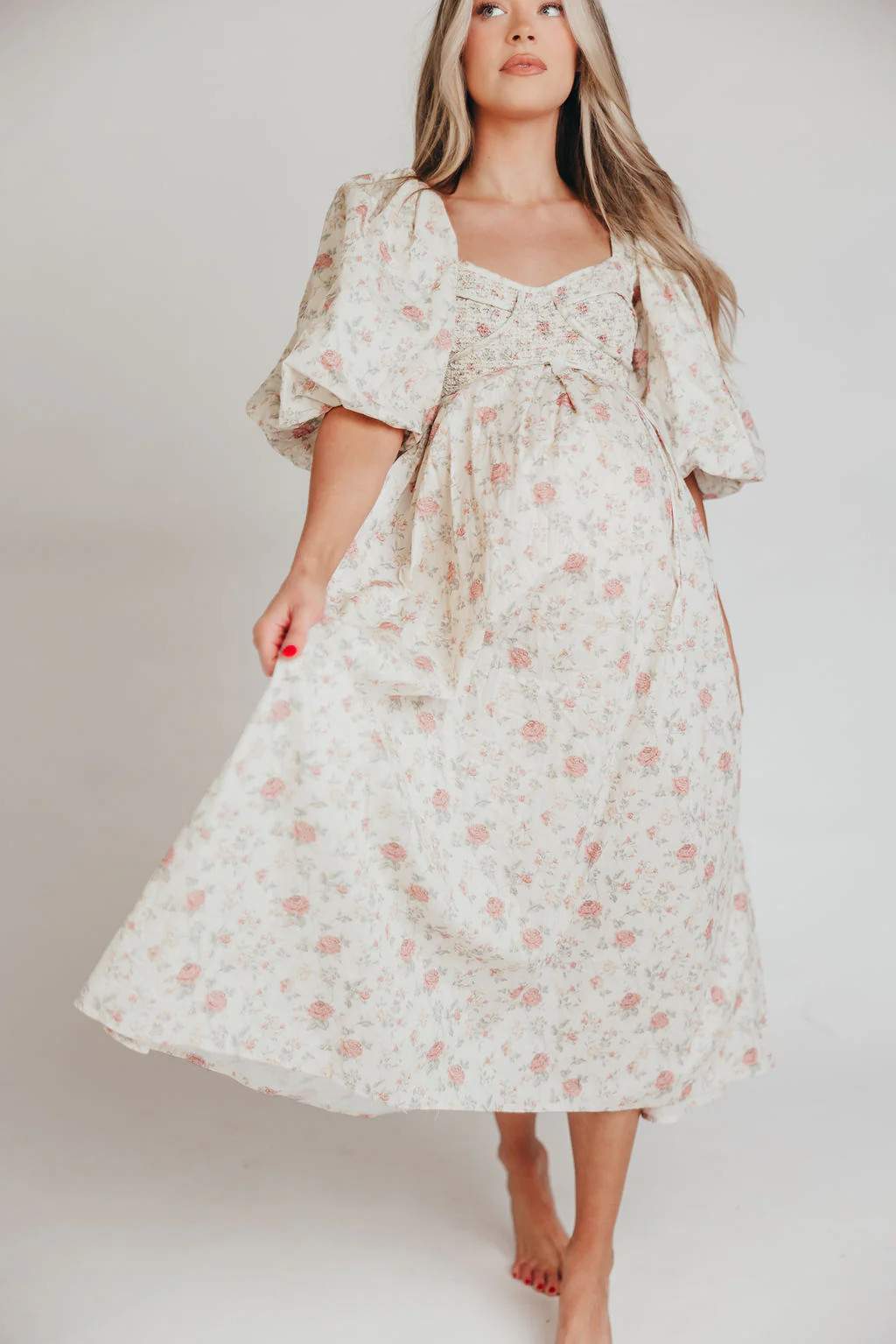 Harlow Maxi Dress in Off-White Floral - Bump Friendly & Inclusive Sizi | Worth Collective