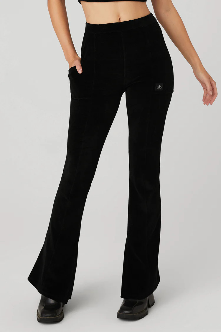 Micro Corduroy High-Waist Winter Break Flare Pant | Alo Yoga (US)