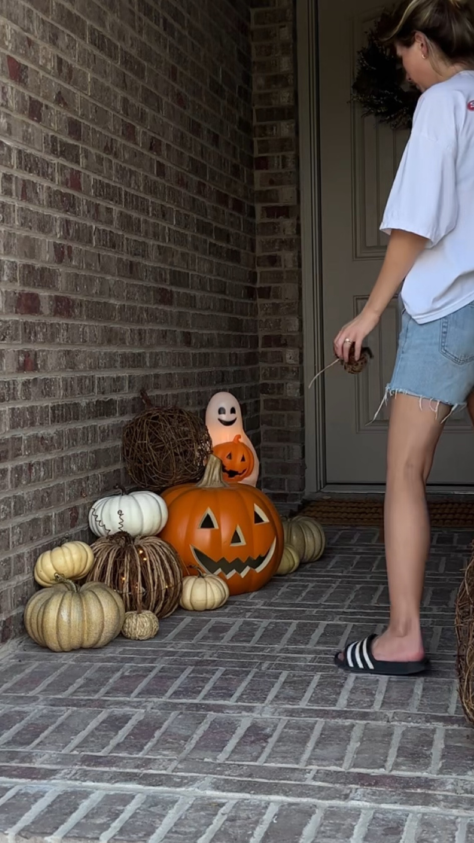 any time I share the vintage inspired blow mold 👻 mom got me. I get asked where he is from. I finally found y’all one!!!!!


@Morgan.Speiser 
front porch, Halloween porch, ghost decoration, spooky Porch, fall decor, Halloween decor. 

#LTKHome #LTKSeasonal