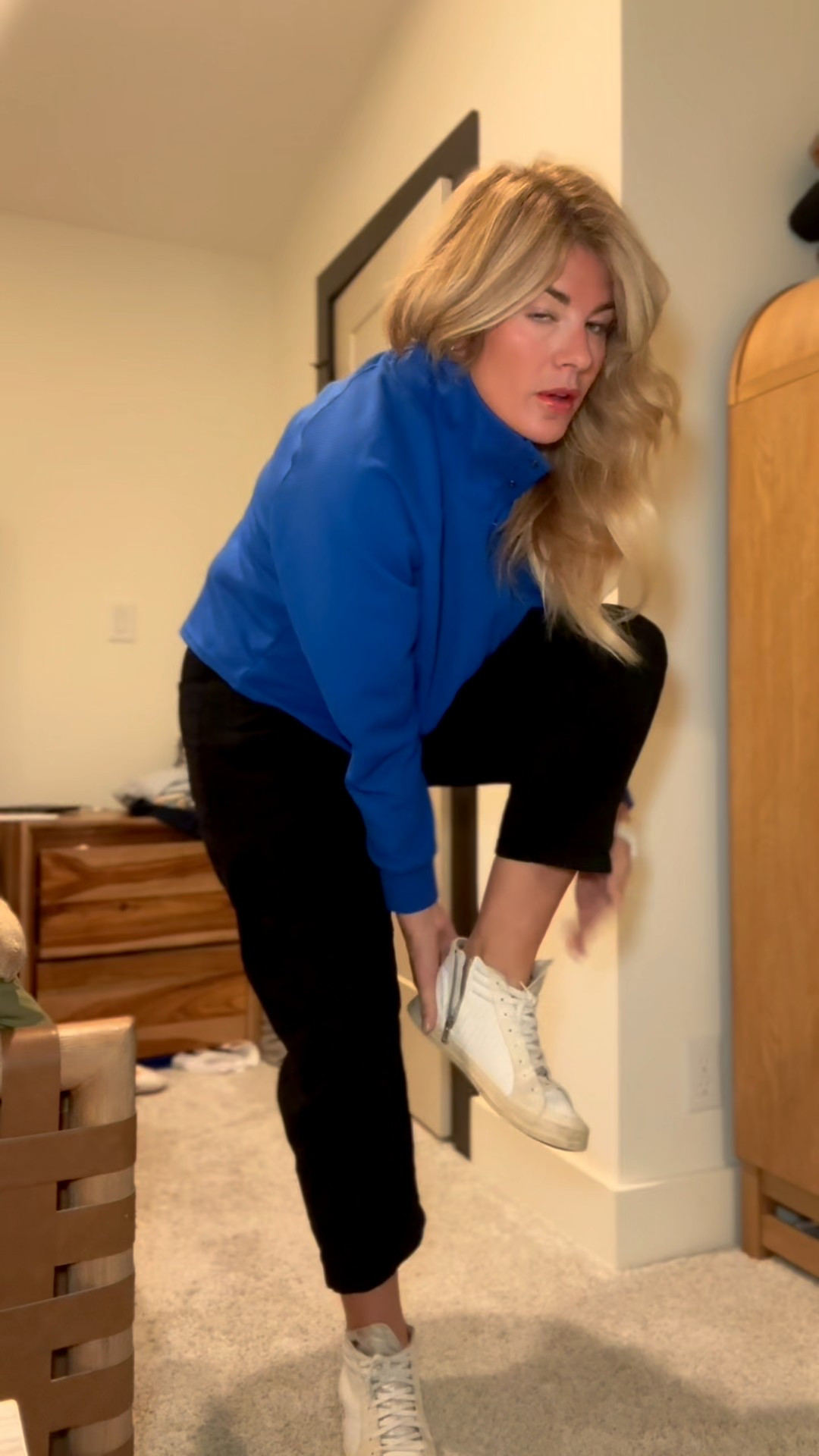 Barrel jeans are now my new favorite. Obsessed! And this FP dupe is a new fave too. 

#LTKFindsUnder50 #LTKFindsUnder100 #LTKSaleAlert