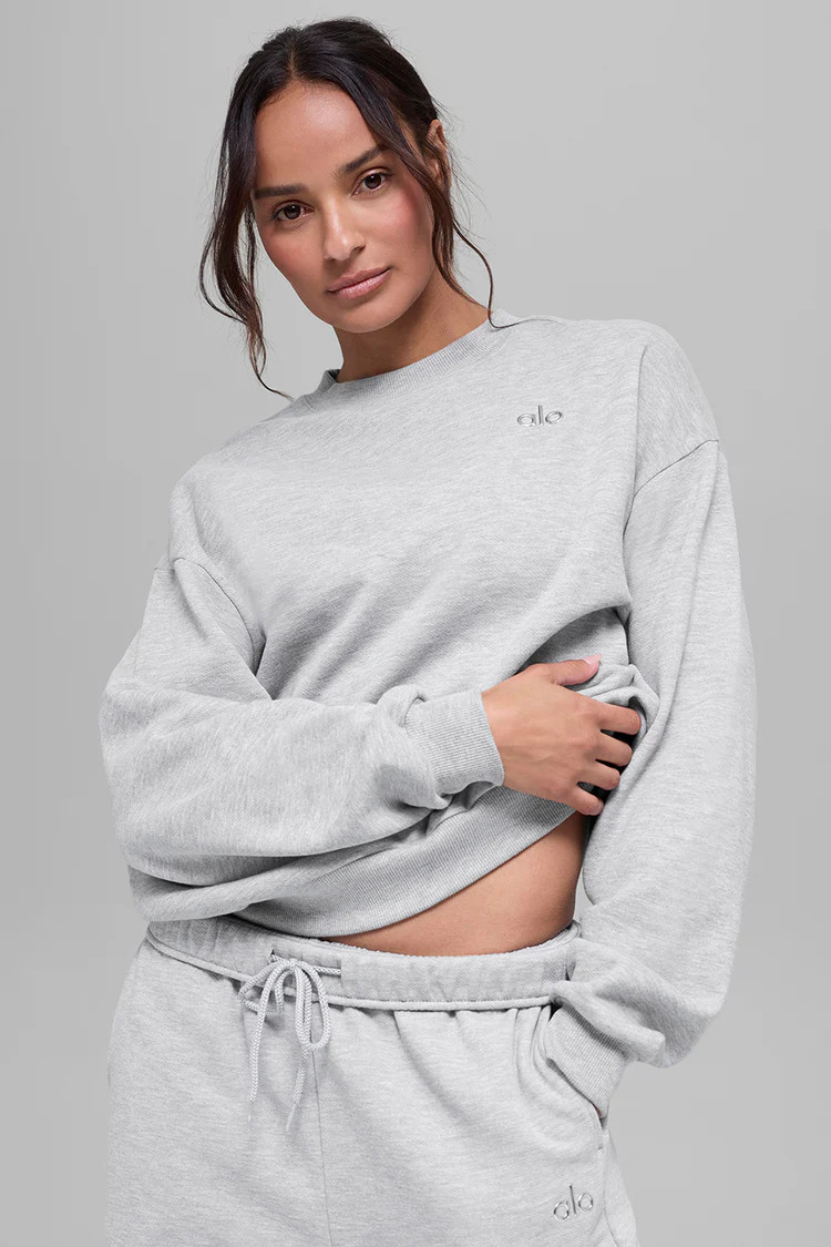 Fit:Unisex style. Designed for a boxy, oversized look—size down once if you prefer a closer fit... | Alo Yoga (US)