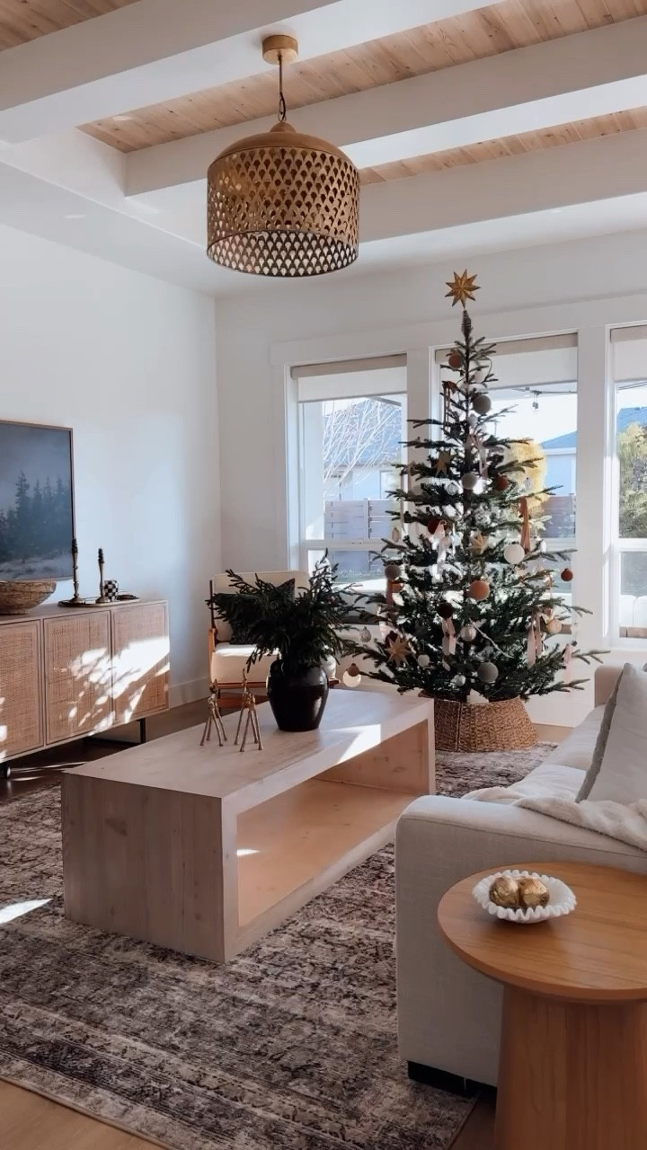 These smart blinds are game changers! 🙌🏽 We just installed them in the new house too, we can't do without them! 

#LTKSaleAlert #LTKCyberWeek #LTKHome