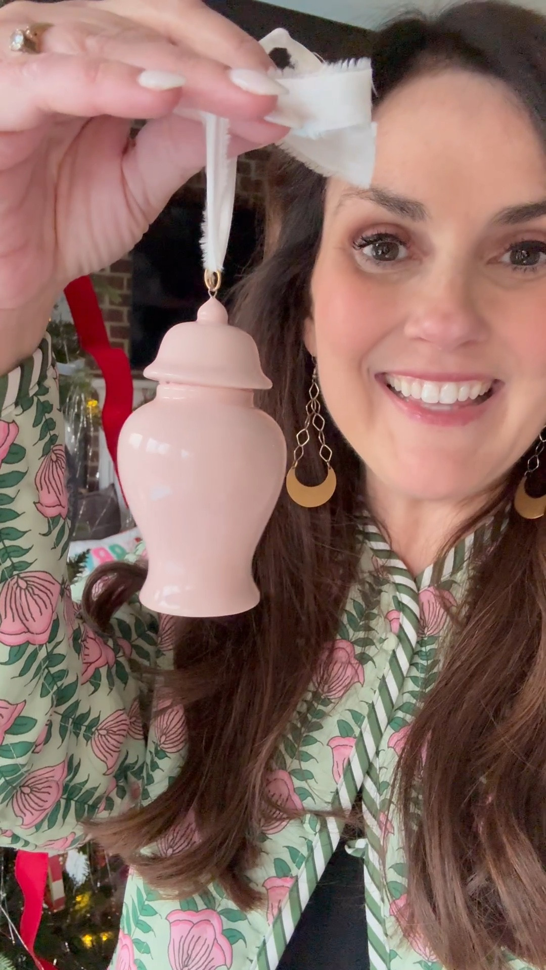 The sweetest pink ginger jars and ceramics from Lauren Haskell. The ornament is ridiculously cute! 



#LTKGiftGuide #LTKHoliday #LTKHome