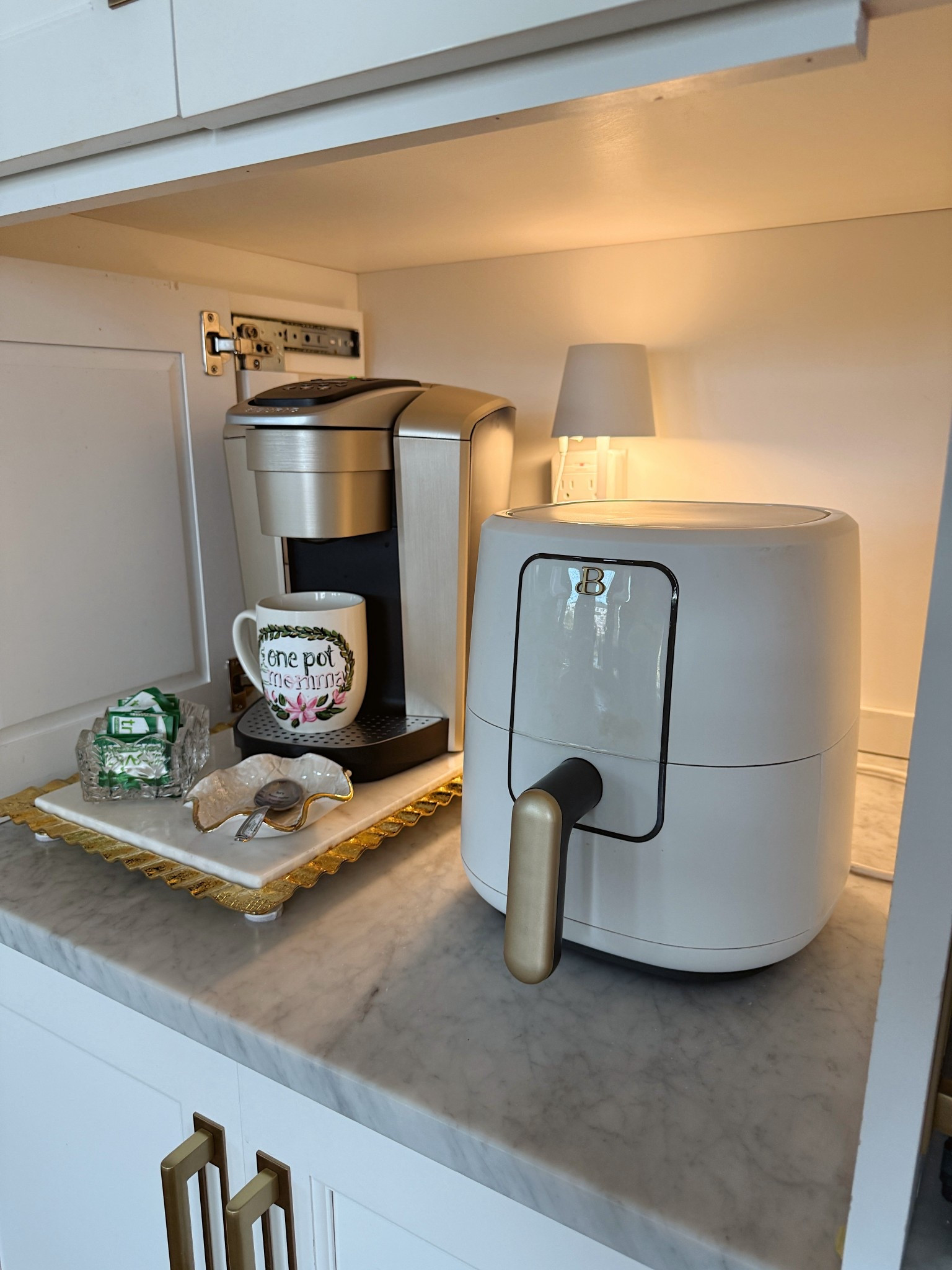 Love this beautiful airfryer from Walmart!! And my Keurig single serve coffee maker on Amazon!!

#walmart #walmartfinds #kitchenfinds #airfryer #weddingregistry #aesthetickitchen #coffeemaker

