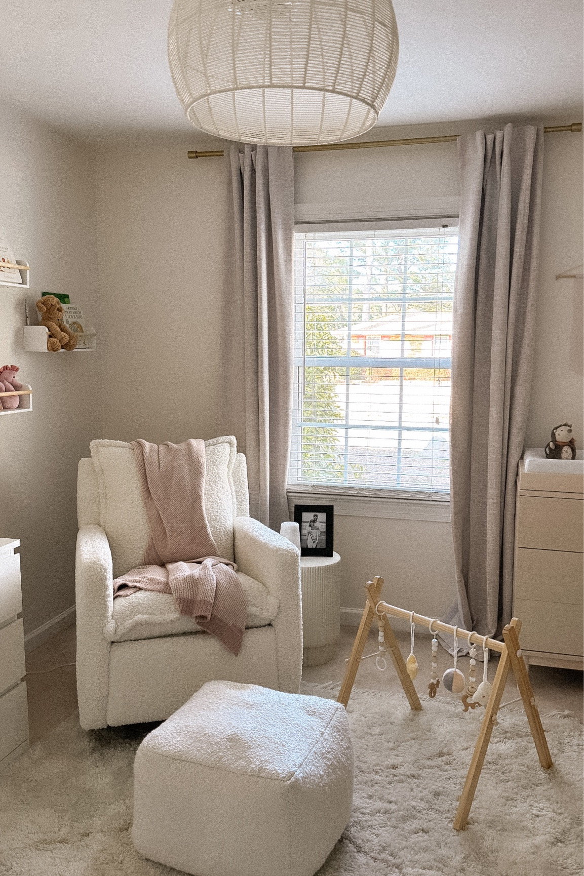 neutral baby girl nursery - ready & waiting for her! 💕