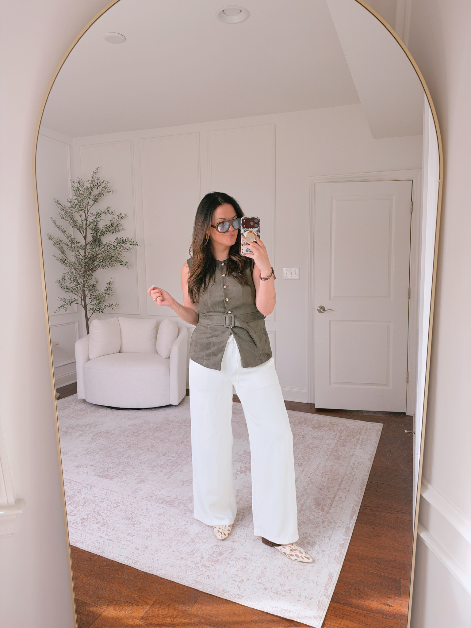 Wearing a large in the vest and an XL in the pants 

 #LTKSeasonal #LTKMidsize