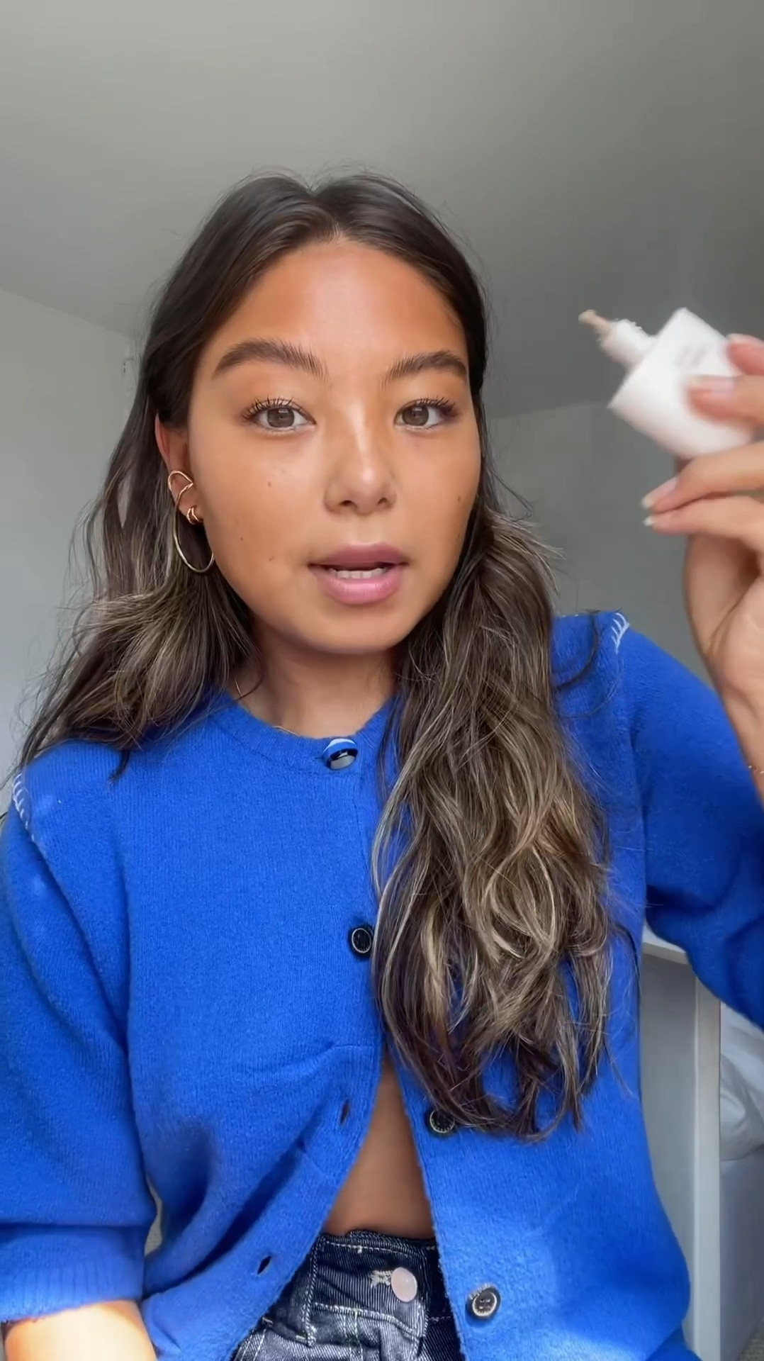 all crème + liquids! 
skin tint @kyliecosmetics 5n 
super gel @saiebeauty in sunglow 
perfection concealer @patmcgrathreal lm13 
créme bronzer duos @patricktabeauty sculpted & chiseled 
dew blush @saiebeauty in sweetie 
lip oil @fentybeauty in cherry