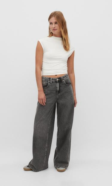 Viscose T-shirt met plooien - Tops en body's voor dames | Stradivarius Netherlands | Stradivarius (NL)