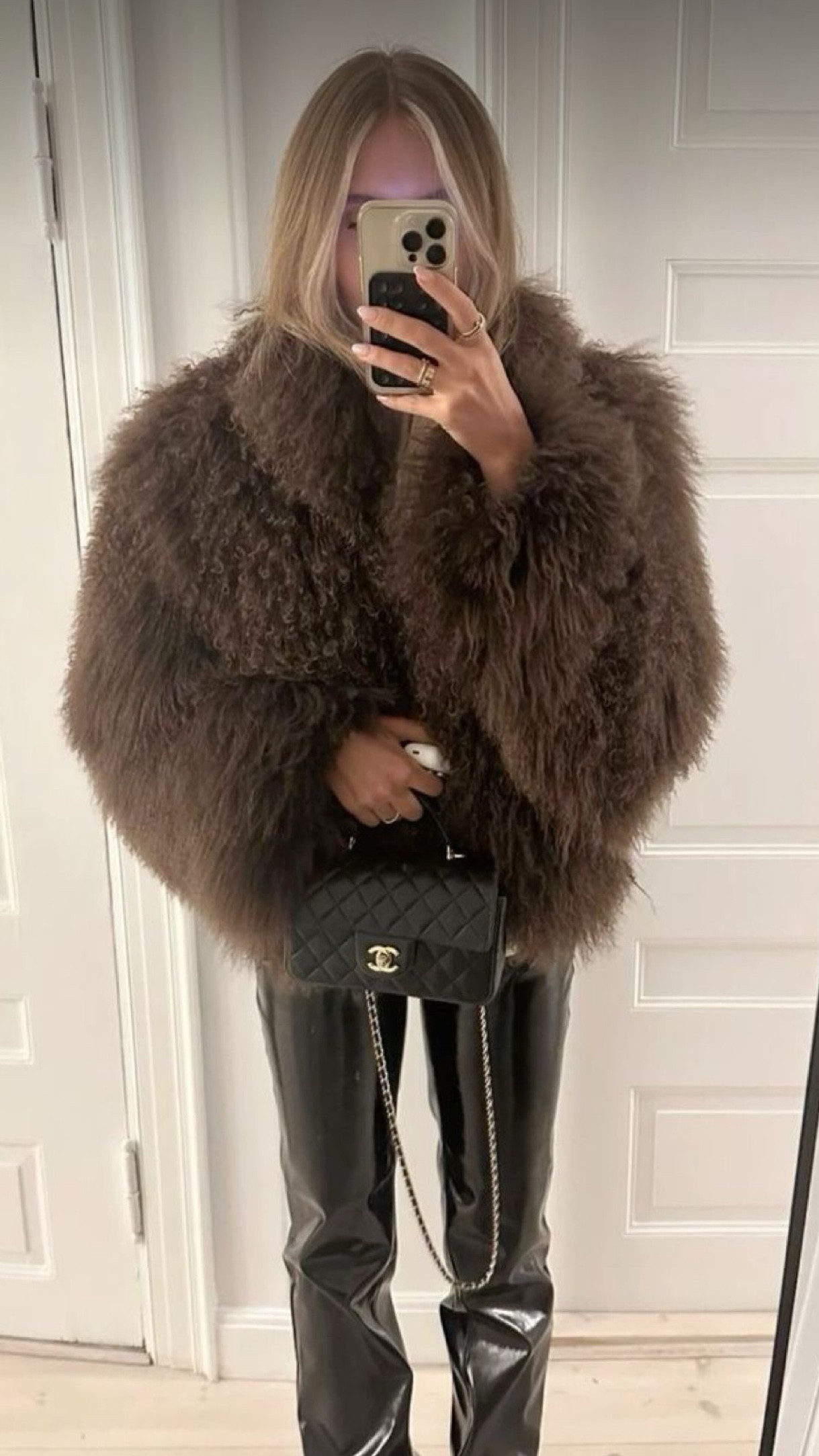 Trendy fur coat 😍 

#LTKSeasonal #LTKTravel #LTKStyleTip