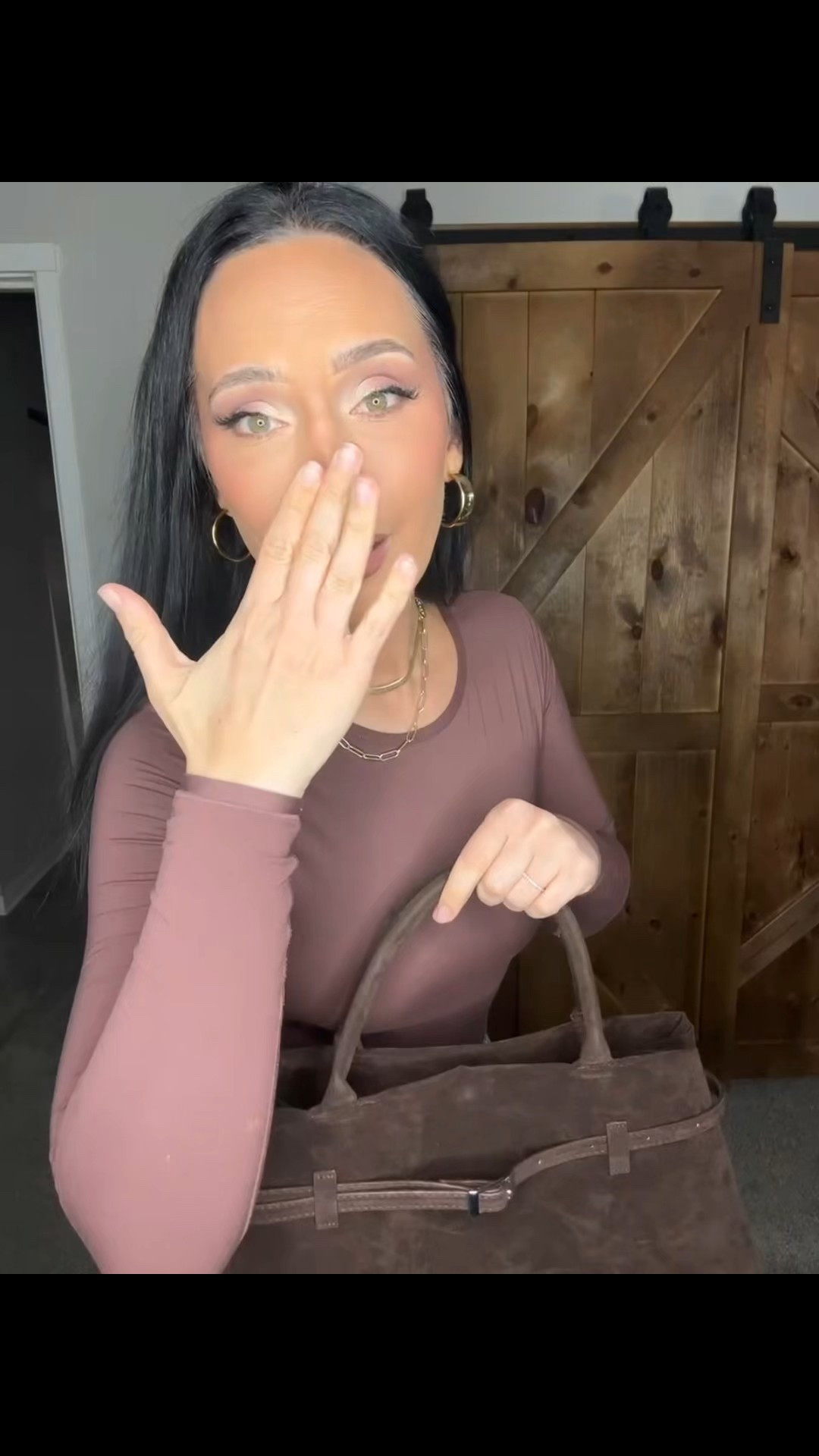 Obsessed with my new bag! I ordered the chocolate brown 


Amazon bags
Tote bag
Suede bag 

#LTKSaleAlert #LTKValentine #LTKTravel