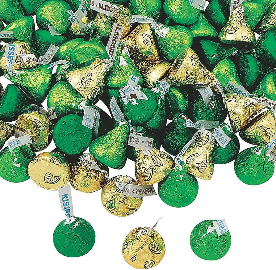 Hershey's St. Patrick's Day Assortment for St. Patrick's Day - Chocolate - 89 Pieces | Amazon (US)