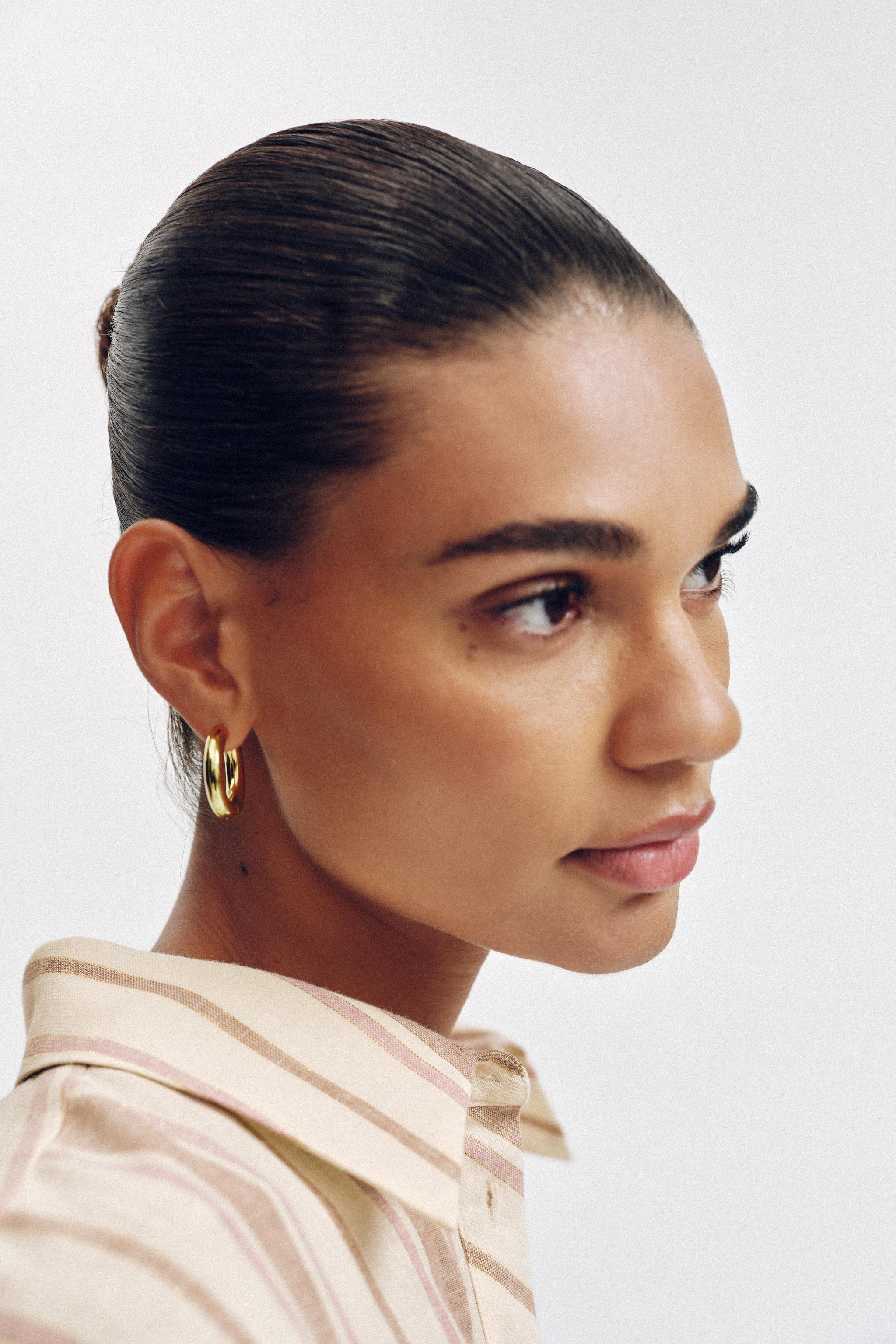 WATERPROOF HOOP EARRINGS | Zara Canada