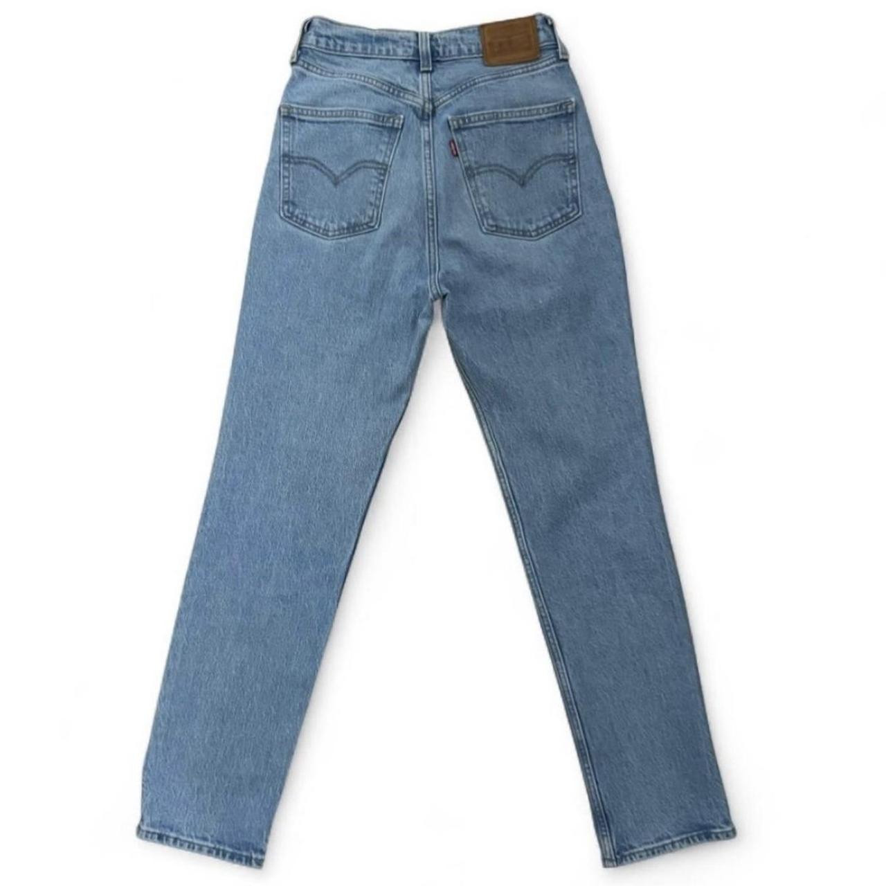 Levi's Women's Jeans - Blue - 26 | Depop US