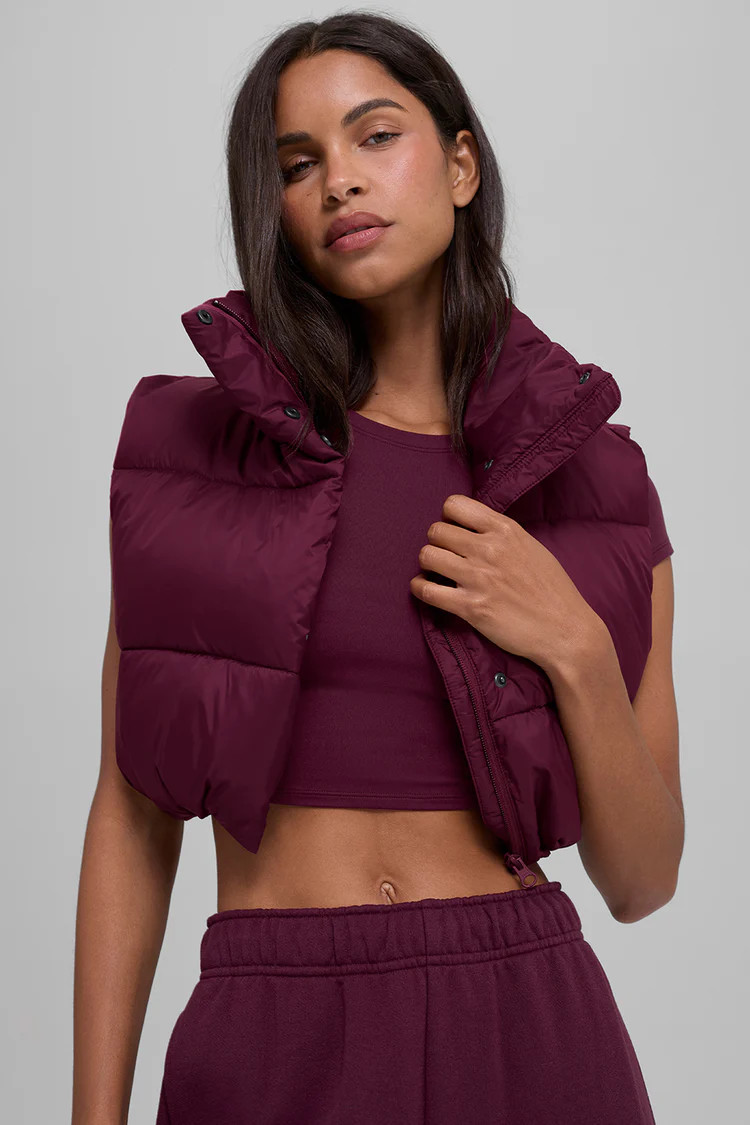 Cropped Gold Rush Puffer Vest | Alo Yoga (US)