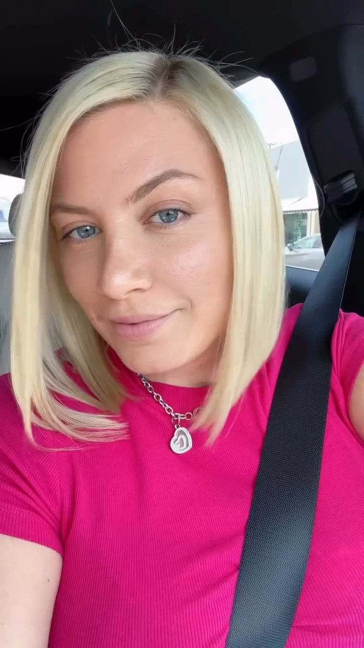 The Summer I found myself again 💖
@shaydempsey1 cut my hair 💇🏼‍♀️ short in 2018 

This year I grew it long again but that didn’t feel like me … so back to short hair club I go. She is back 🤭💖 What do you think?