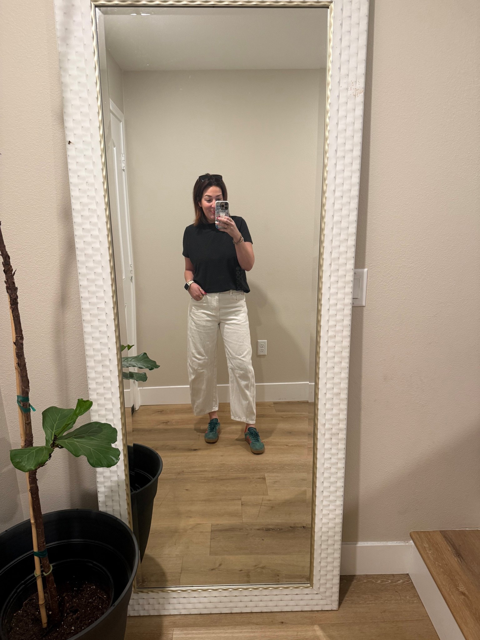 These jeans are under $50 and so comfortable! If you’re on the fence about barrel jeans these are for you! I’m wearing a medium in the jeans.

#LTKgrwm #LTKootd #LTKmomlife