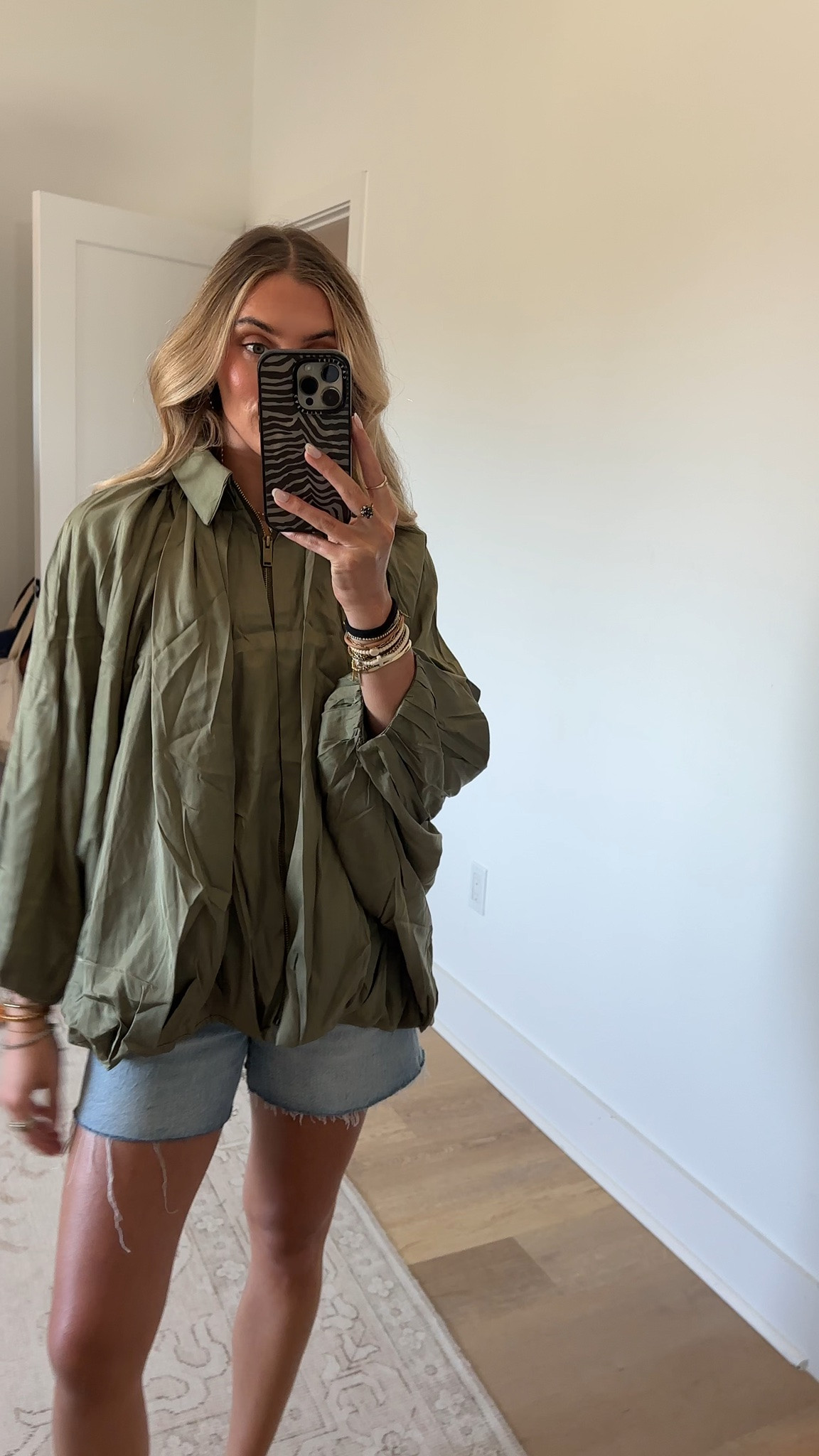 Amazon size small Womens Oversized Jackets Casual Batwing Pleated Shirt Jacket
Streetwear Shirt Jacket, Lighweight Zip Up Tops, Fall Winter Daily Work Outfits,Batwing Sleeve Coat with Pockets

#LTKootd #LTKSaleAlert #LTKSeasonal