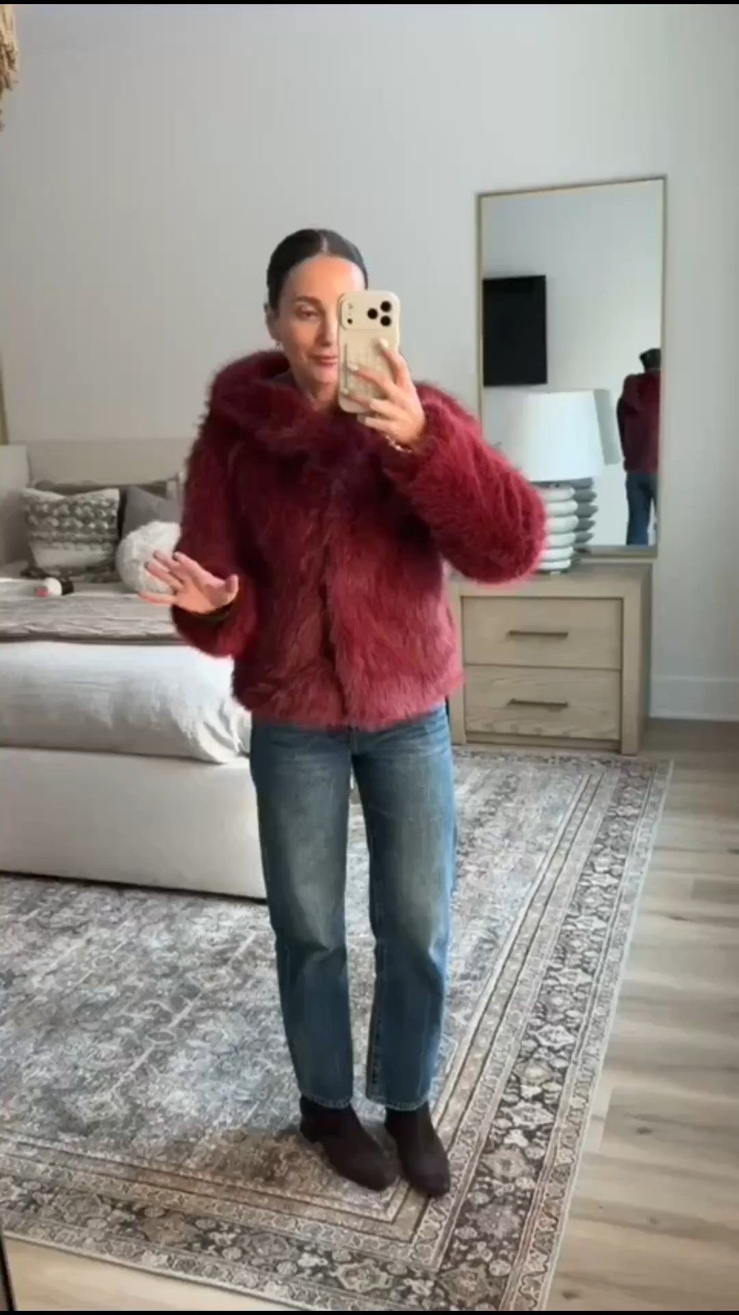 Gorgeous faux fur jacket perfect for Holiday season, Target finds, annabrstyle



#LTKootd #LTKSeasonal