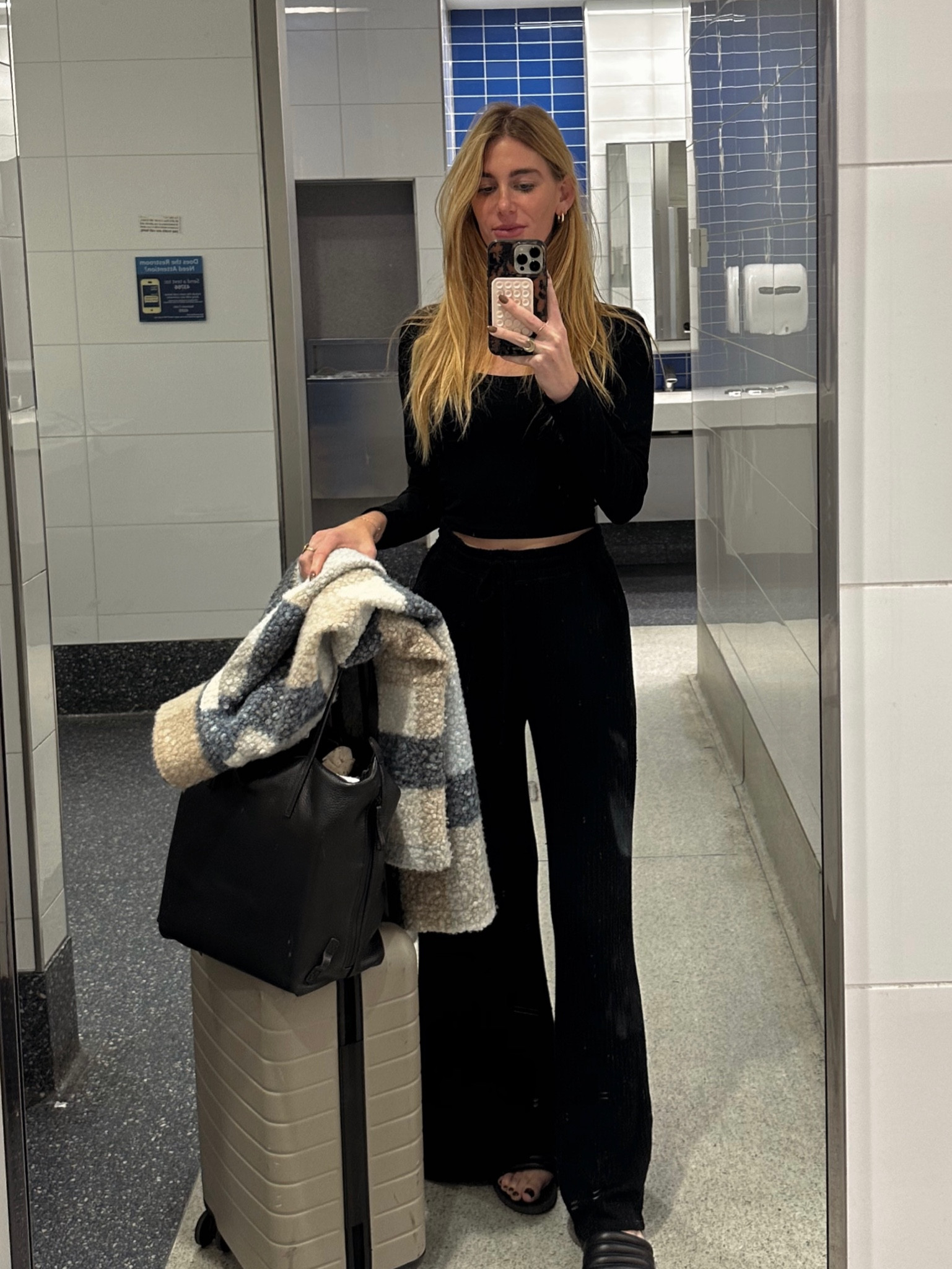 Coziest airport vibe 

#LTKfindsunder100