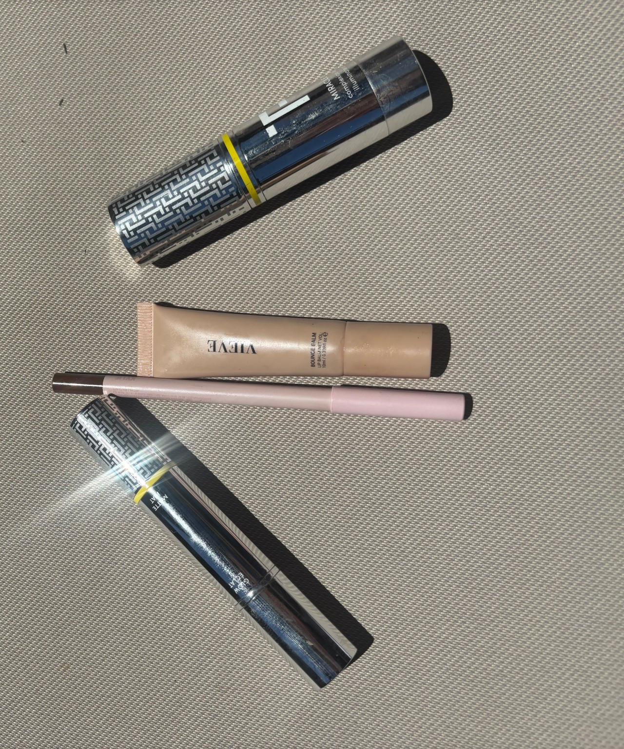 Holiday make up 

#LTKeurope #LTKspring #LTKbeauty