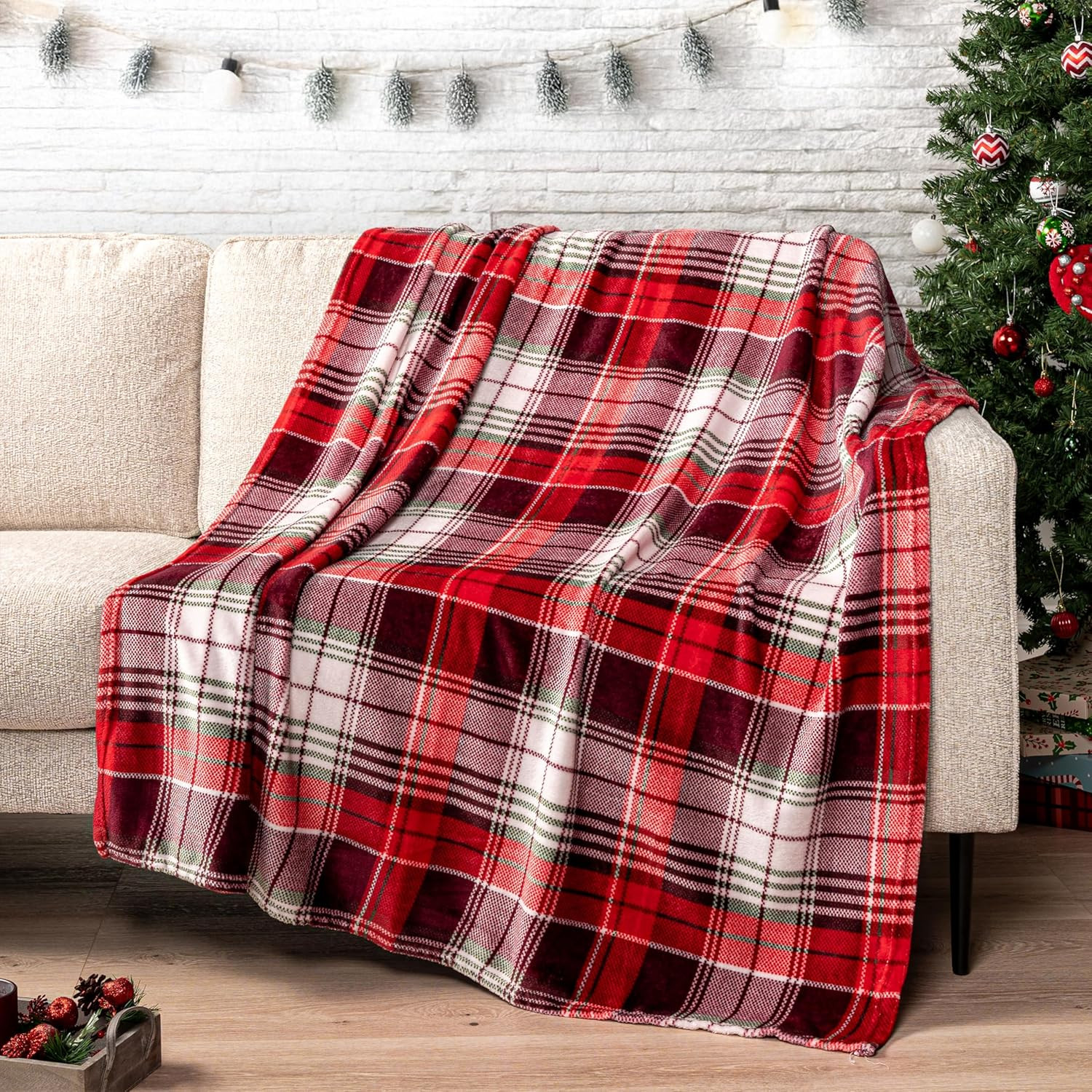 PAVILIA Throw Blanket | Holiday Christmas Red Fleece Blanket | Soft, Plush, Warm Winter Cabin Thr... | Amazon (US)