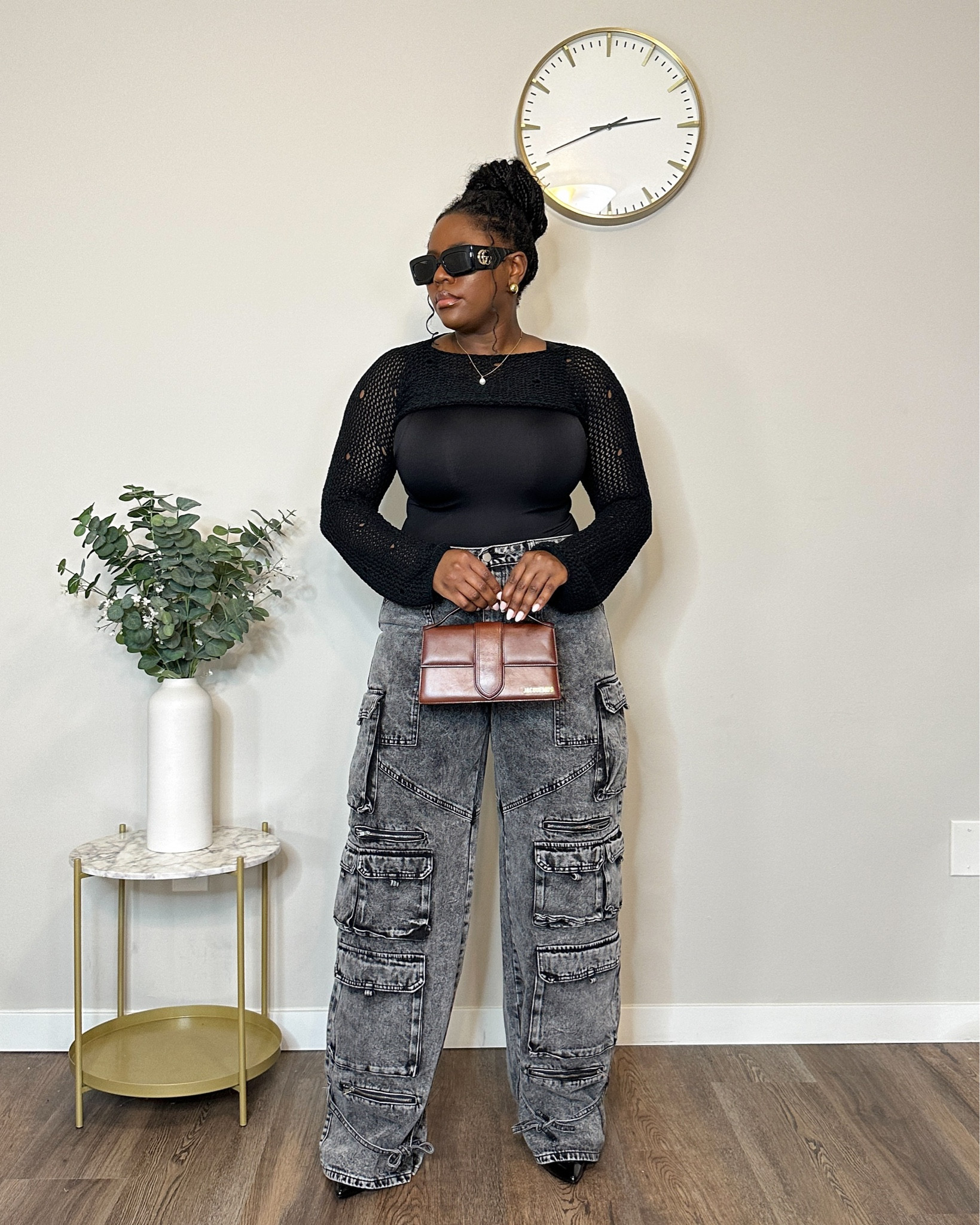 Classy Cargo Pants Streetwear Style perfect for autumn. This fall outfit inspo is perfect for lighter and warmer days with the shrug adding a touch of coverage. The brown Jacquemus bag adds a lot of elegance to this look



#LTKstyletip #LTKfindsunder50 #LTKitbag