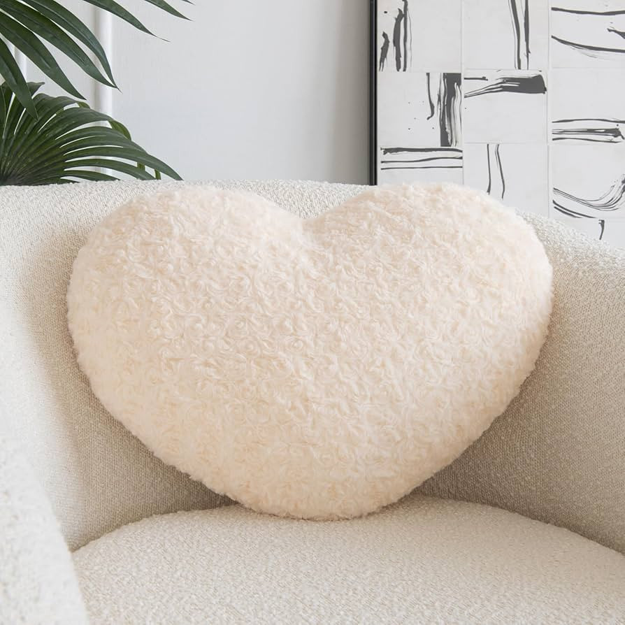 Heart Pillow, Soft Heart Shaped Pillow with Room Decorative Throw Pillows for Bed Couch Chair Sof... | Amazon (US)