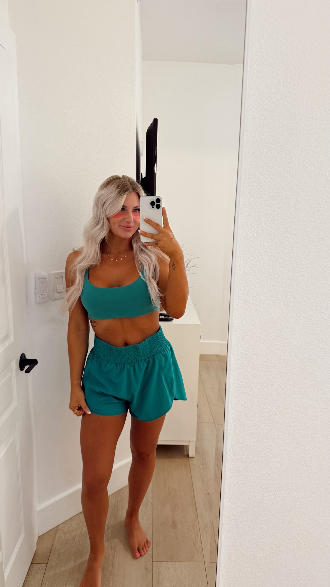 Morning beach walk outfit!! 💪🏼💚

#LTKActive #LTKTravel #LTKFindsUnder50