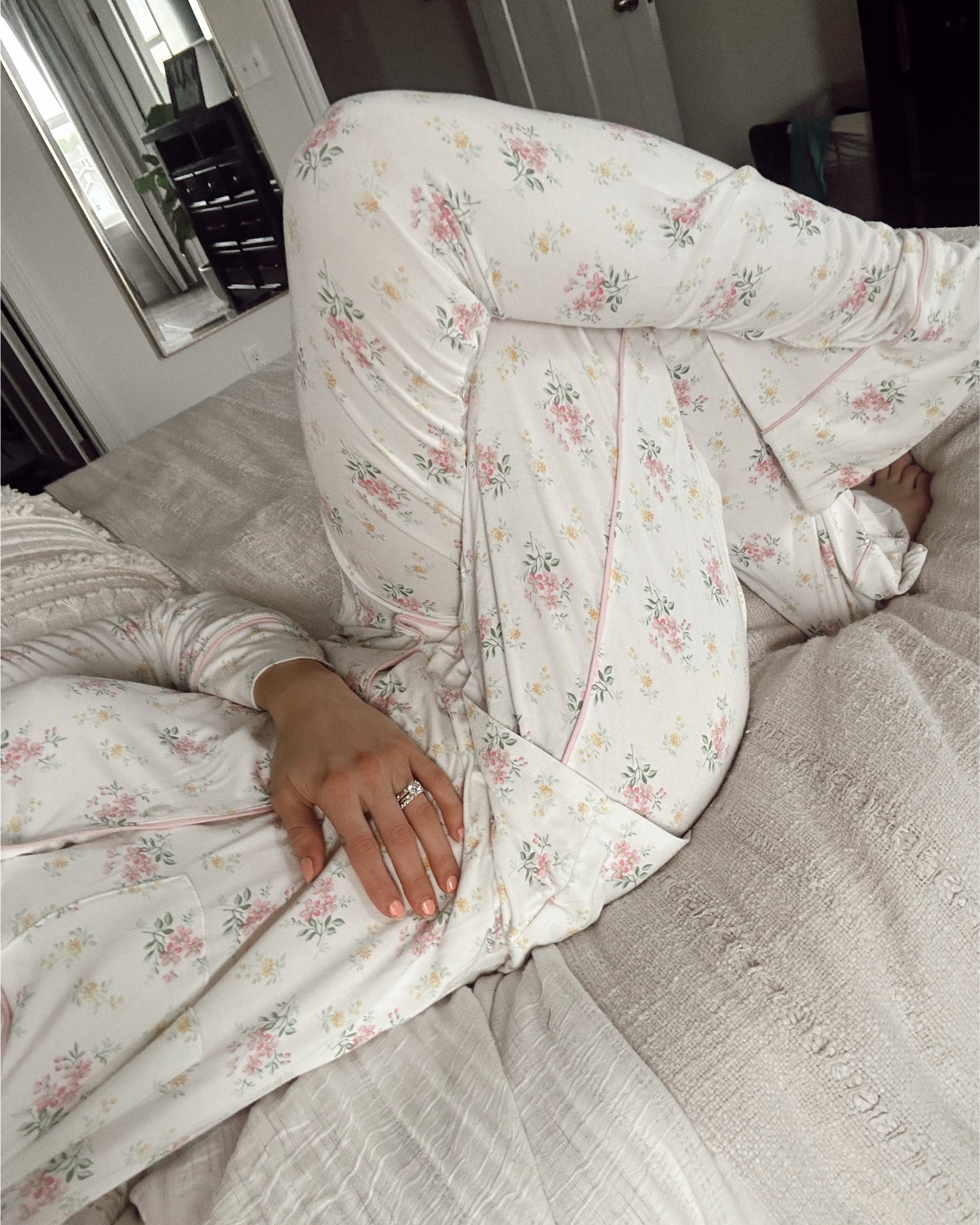 cozy pj set from @aerie 🕊️🌸🧺🌿✨ size XS bottoms and XS top! TTS!

Pjs sets, cozy home pjs, luxe pjs, cozy causal, postpartum pjs, bump friendly pjs, matching pj set 

#LTKStyleTip #LTKFindsUnder100 #LTKFamily