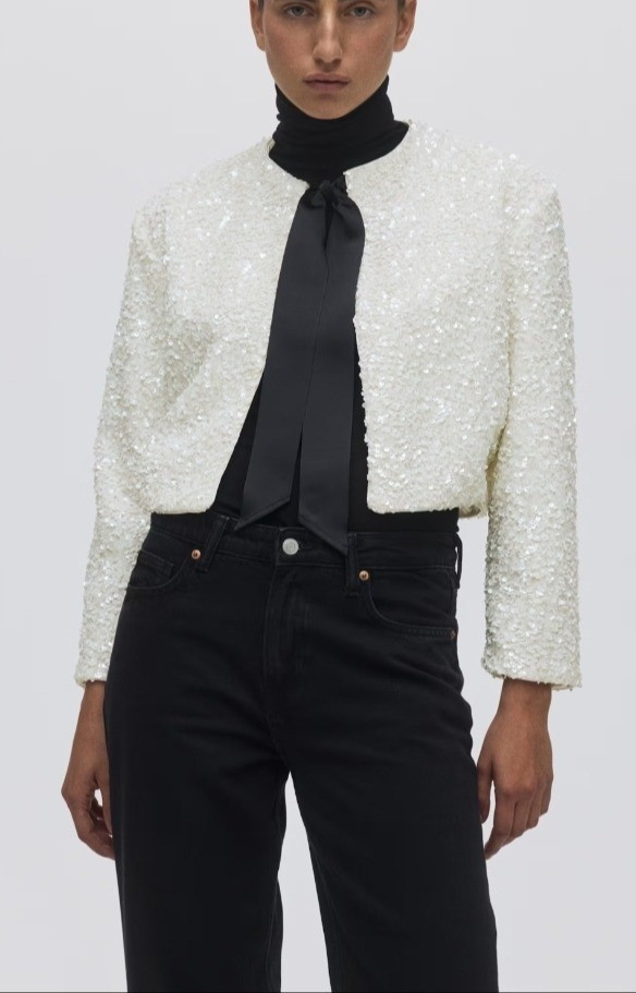 Sequin white cropped jacket.Chaqueta de lentejuelas

#LTKootd #LTKPetite #LTKMidsize