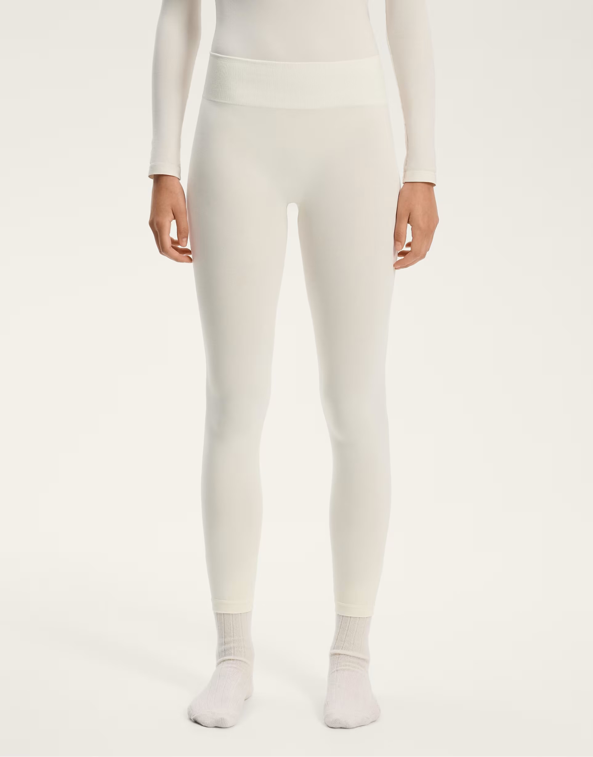 OYSHO Ankle-length seamless base layer leggings in pale ecru | ASOS (Global)