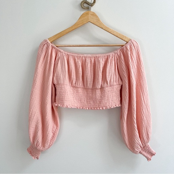 [lovers + friends] lilly smocked balloon sleeve off the shoulder crop top pink S | Poshmark