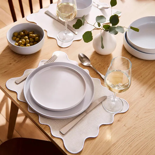 Scalloped Set of 2 Placemats | Dunelm (migrated)
