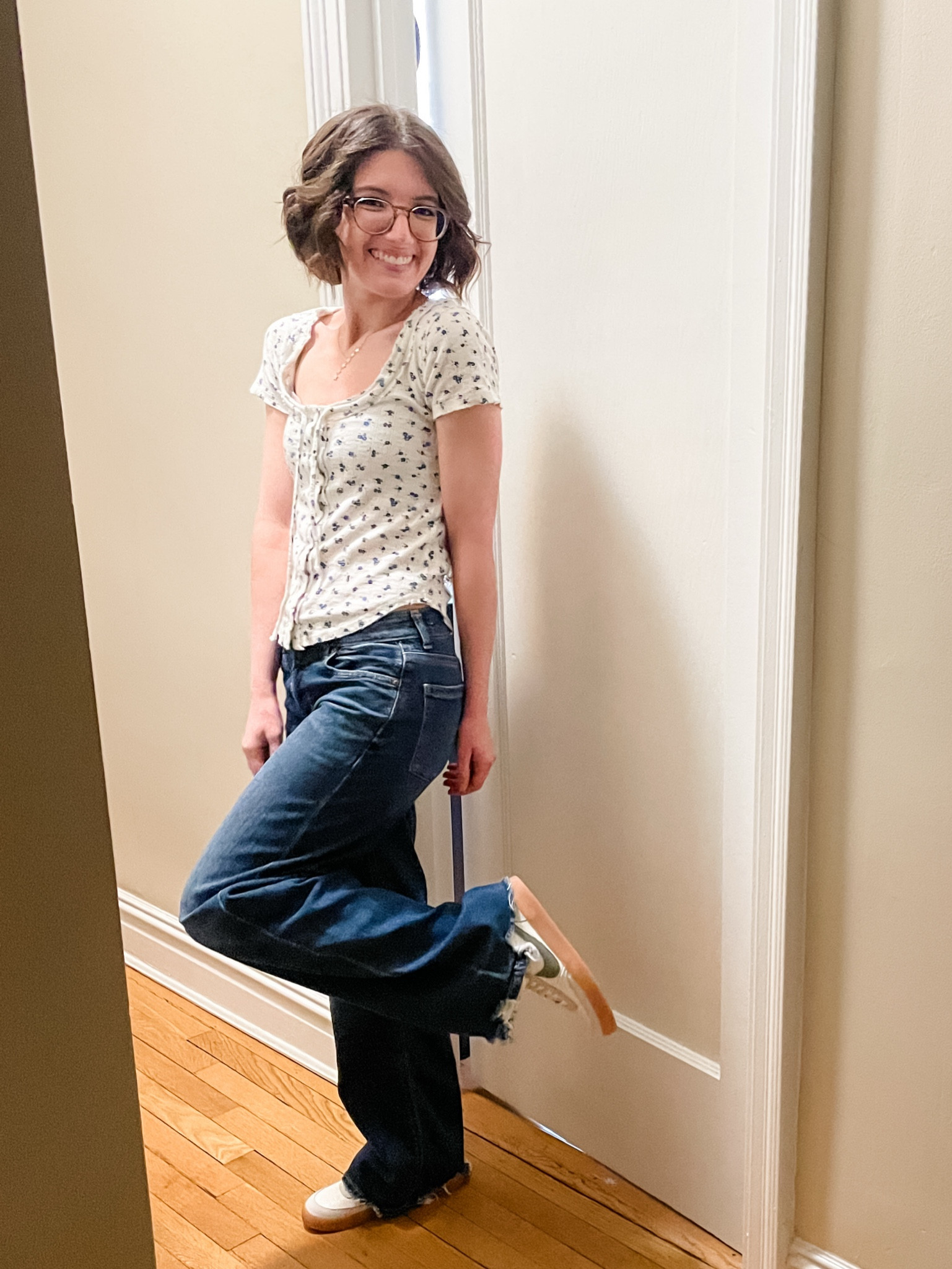 Tee: TTS
Wide leg low rise jeans: I sized down wearing wearing the regular length
Sneakers: TTS

Sneakers outfit | aerie tee | drapey jeans | travel outfit 

#LTKSeasonal #LTKStyleTip #LTKFindsUnder50