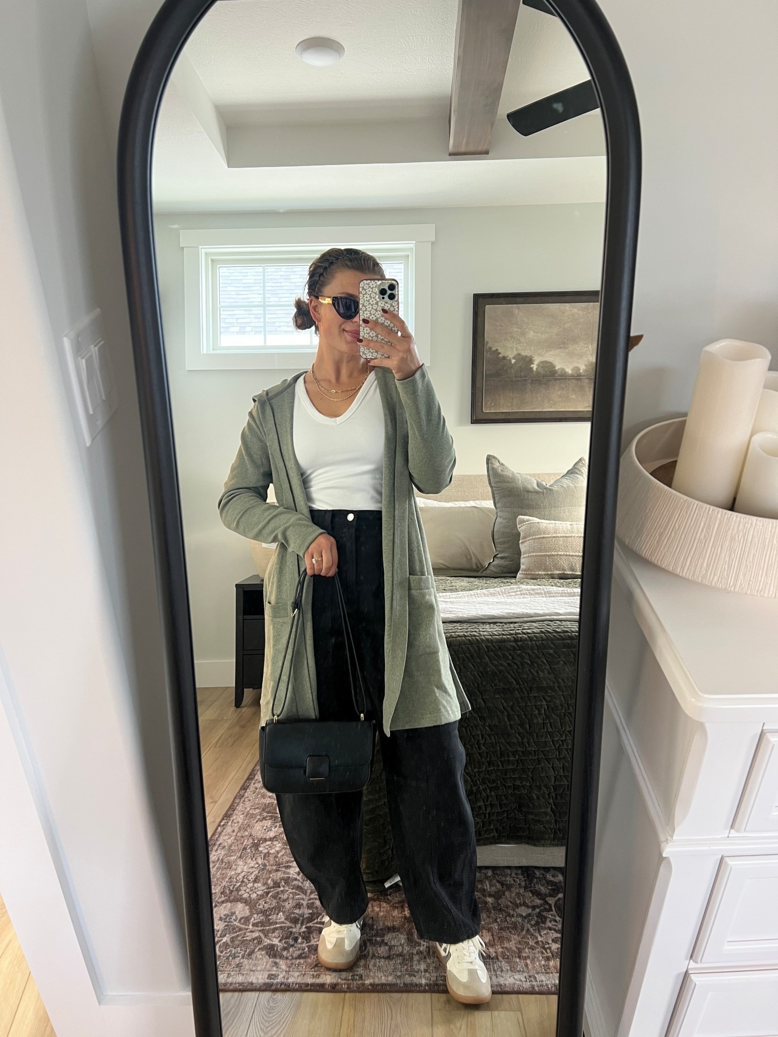 Exact jeans are sold out but I linked them in a different color and a similar option! Cardigan is not linkable, but similar one is linked! 

#LTKSaleAlert