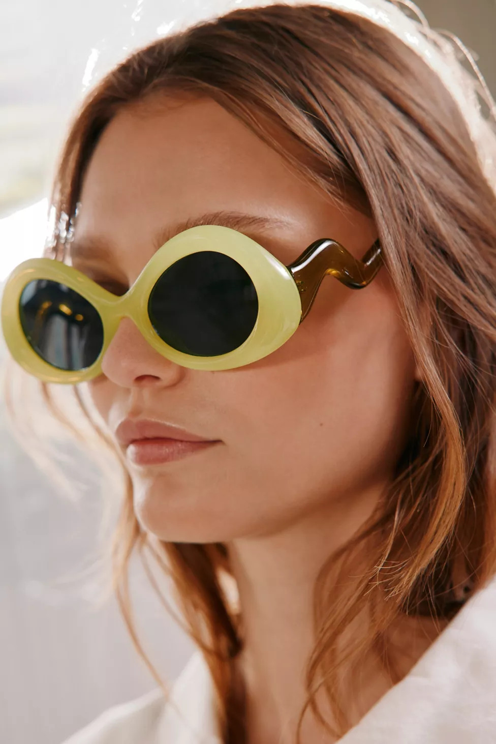 Birdie Wavy Round Sunglasses | Urban Outfitters (US and RoW)